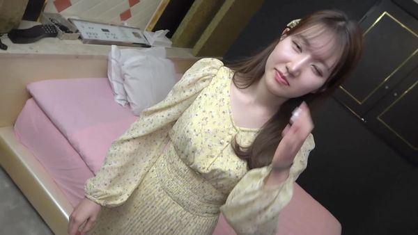 【FC2】FC2PPV-2751830-家道中落高官之女出来拍片替父还债①