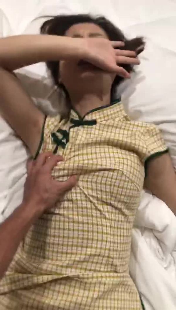 【短视频】大鸡吧与小萝莉 逼嫩水多