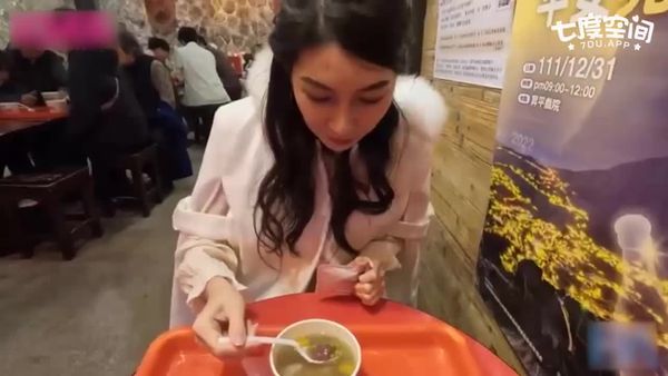 【皇家传媒】佳芯 POV 人气女优佳芯敞篷出游 美式Style一日约会