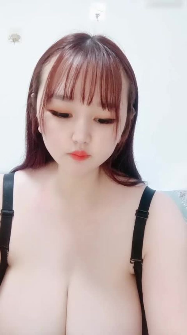 【短视频】脑袋那么大的奶子 肉嘟嘟可爱妹子