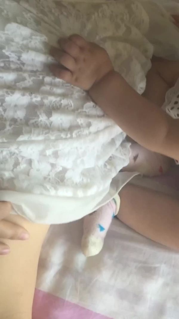 【短视频】抱着孩子绿老公儿子神助 看必射