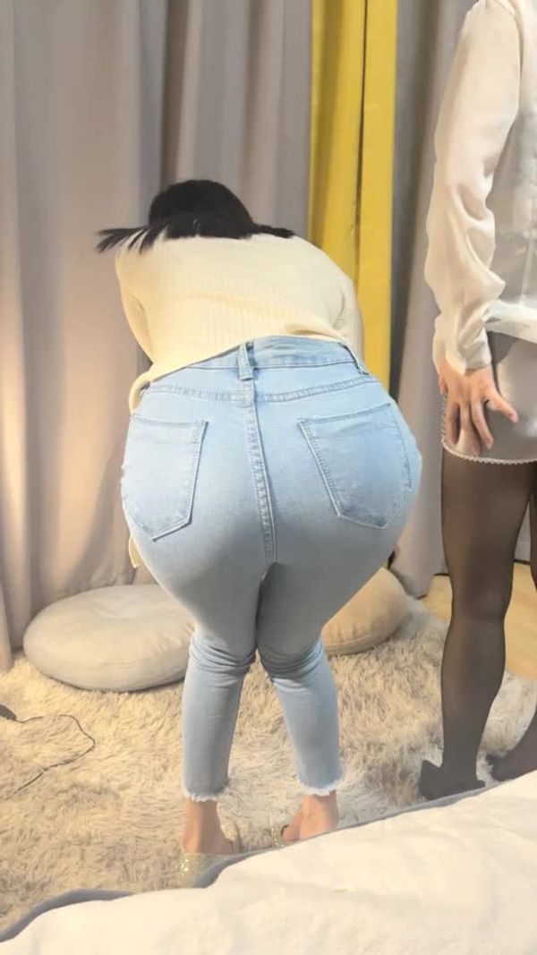 【短视频】双飞极品长腿嫩妹屁股翘起来等你操